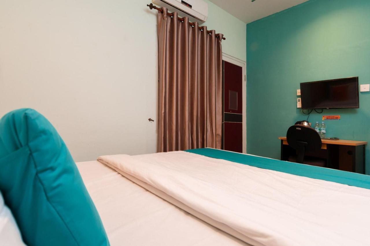 Sans Hotel Finest Medan Zewnętrze zdjęcie