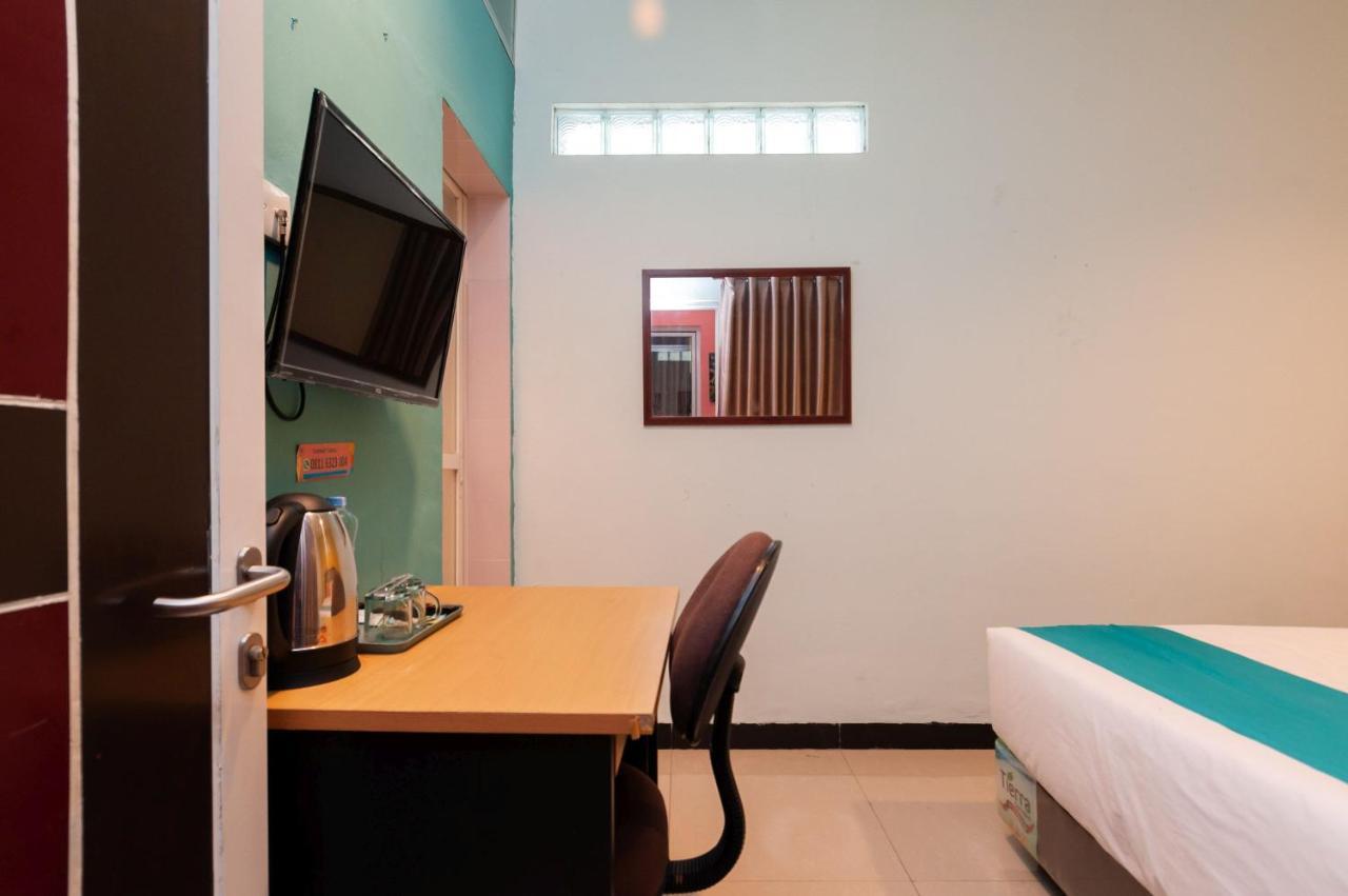 Sans Hotel Finest Medan Zewnętrze zdjęcie