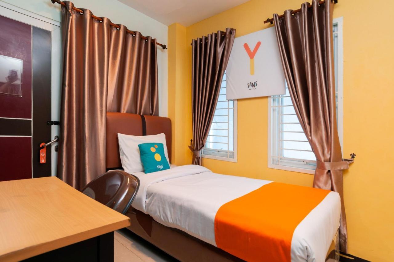 Sans Hotel Finest Medan Zewnętrze zdjęcie