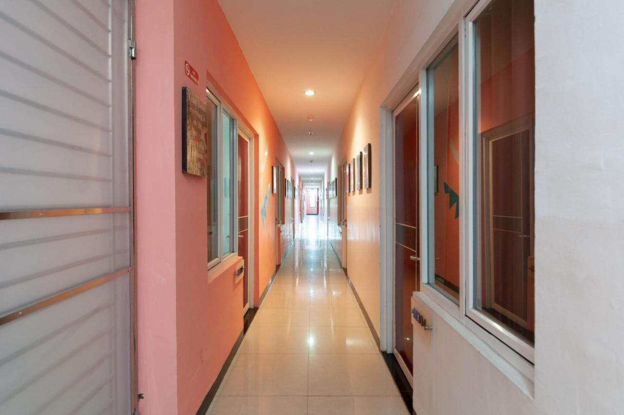 Sans Hotel Finest Medan Zewnętrze zdjęcie