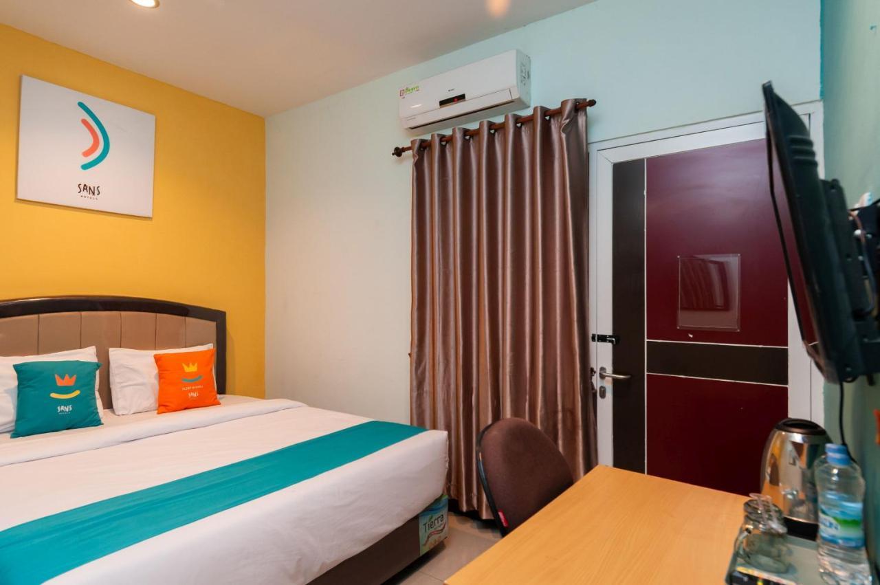 Sans Hotel Finest Medan Zewnętrze zdjęcie