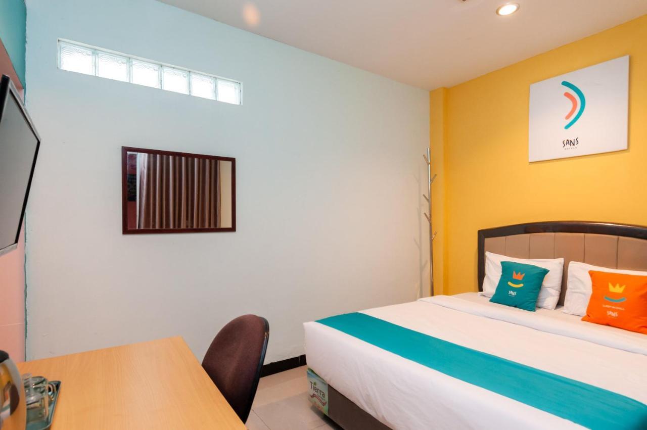 Sans Hotel Finest Medan Zewnętrze zdjęcie