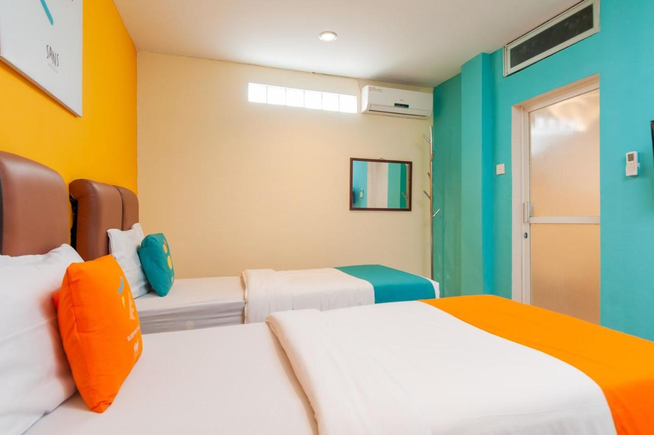 Sans Hotel Finest Medan Zewnętrze zdjęcie
